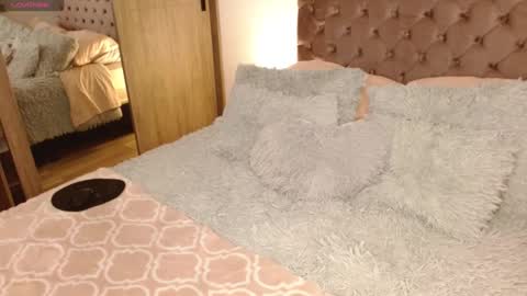 Snapshot of musicayluna chatting on March 2025 11:53:01 PM VALENTINA Luna online show from March 2025 11:53:01 PM