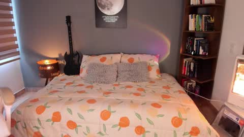 Snapshot of musicayluna chatting on September 2025 01:22:01 PM VALENTINA Luna online show from September 2025 01:22:01 PM