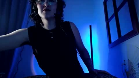 Mx. Anouk Divine online show from December 2025 04:43:01 AM