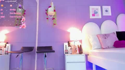 my_aleja_ online show from October 2025 12:49:02 PM