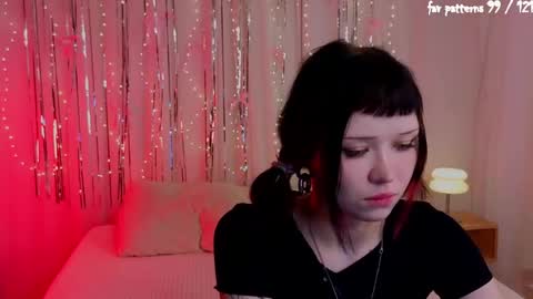 Mia online show from April 2026 12:42:02 AM