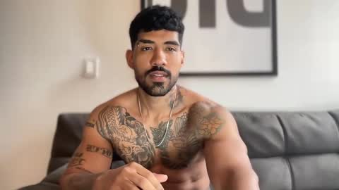 Snapshot of myke_esthetic chatting on January 2025 09:07:02 PM Myke esthetic online show from January 2025 09:07:02 PM