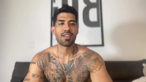 Snapshot of myke_esthetic chatting on January 2025 12:22:02 AM Myke esthetic online show from January 2025 12:22:02 AM