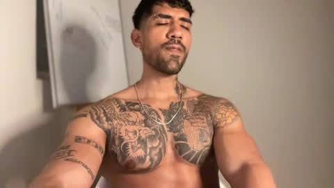 Snapshot of myke_esthetic chatting on February 2025 04:48:02 AM Myke esthetic online show from February 2025 04:48:02 AM