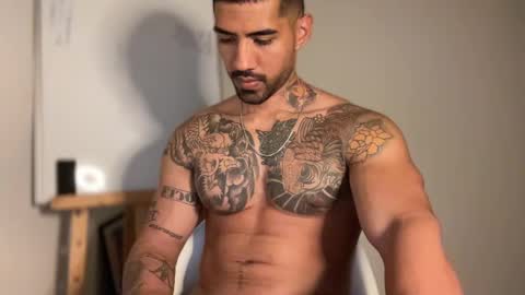 Snapshot of myke_esthetic chatting on February 2025 03:11:01 AM Myke esthetic online show from February 2025 03:11:01 AM