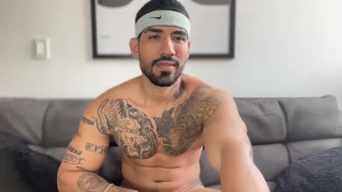 Snapshot of myke_esthetic chatting on February 2025 06:53:01 PM Myke esthetic online show from February 2025 06:53:01 PM