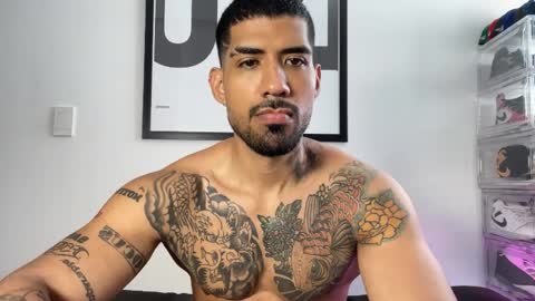 Snapshot of myke_esthetic chatting on October 2025 01:31:01 PM Myke esthetic online show from October 2025 01:31:01 PM