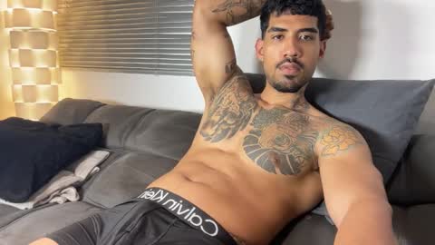 Myke esthetic online show from December 2025 11:20:01 PM