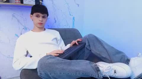 Mykel   online show from December 2025 02:44:02 PM