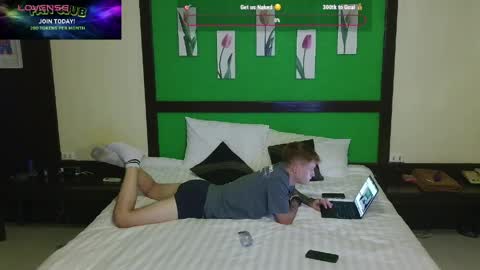 Mylo  Cody online show from April 2026 11:20:02 PM