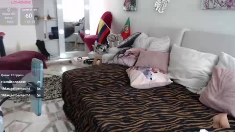 Myrna Sessions online show from September 2025 07:46:01 PM