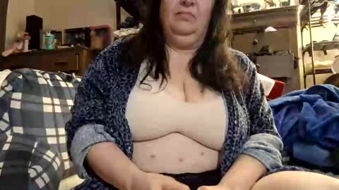 mysteriouswoman18 online show from December 2025 12:37:02 AM