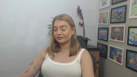 Erica online show from November 2025 01:00:02 PM