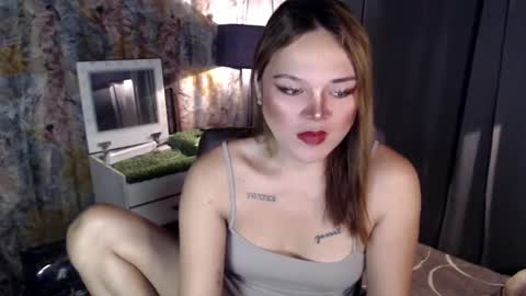 Snapshot of mysteryman_xxx chatting on February 2025 04:48:02 AM UR GIRL NEXTDOOR online show from February 2025 04:48:02 AM