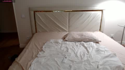 mysticsirenn online show from February 2025 09:08:01 AM