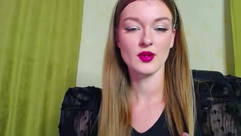 mysticvenus_ online show from December 2025 03:08:01 PM