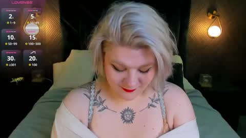 Snapshot of mystiica chatting on January 2026 07:54:01 AM mystiica online show from January 2026 07:54:01 AM