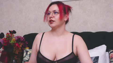 Snapshot of mystiquerosee chatting on April 2026 07:51:01 PM MystiqueRosee online show from April 2026 07:51:01 PM