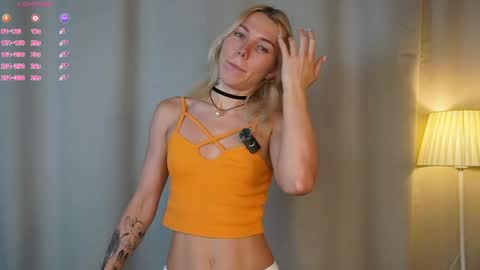 Snapshot of myviolet_rush chatting on May 2026 07:11:01 PM Olivia or just olive online show from May 2026 07:11:01 PM
