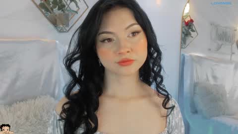 naamah_b online show from September 2025 02:16:01 PM