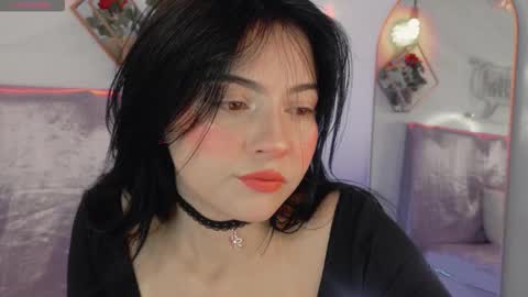 naamah_b online show from November 2025 02:06:02 PM