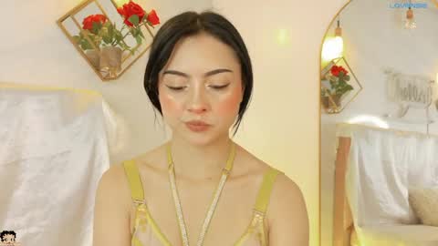 naamah_b online show from March 2026 02:43:01 PM