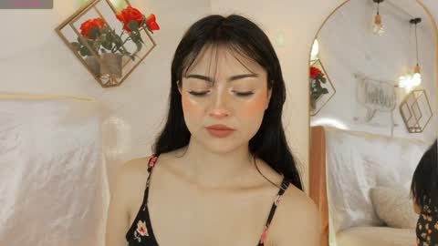 naamah_b online show from March 2026 02:40:02 PM