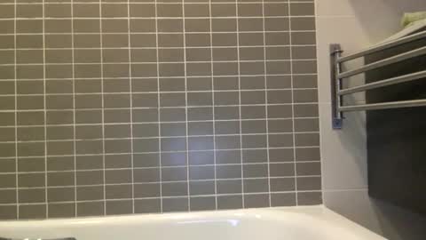 jesussevilla online show from October 2025 05:52:02 PM