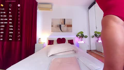 Nadia online show from March 2026 03:33:01 PM