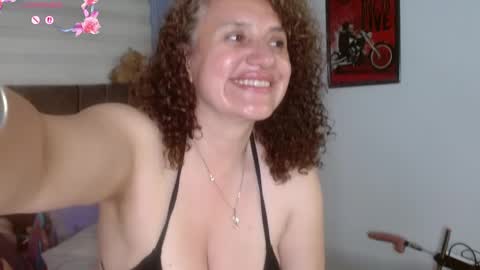 nadia_84 online show from May 2026 02:01:02 PM