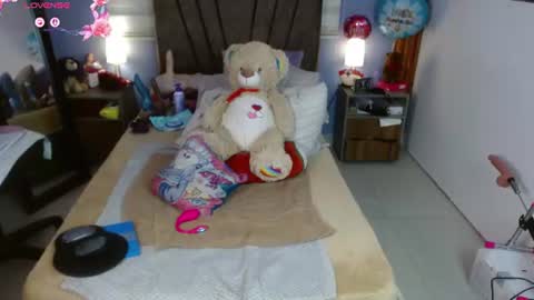 Snapshot of nadia_84 chatting on June 2026 07:35:01 PM nadia_84 online show from June 2026 07:35:01 PM