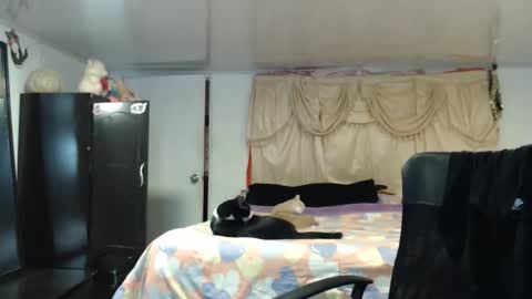 Nadia  online show from December 2025 12:41:01 AM