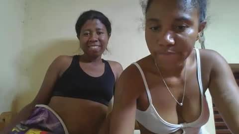 nadiasando online show from November 2025 08:08:01 PM