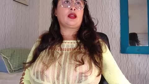 Snapshot of nadiawhite_ chatting on October 2025 11:41:02 AM Nadia online show from October 2025 11:41:02 AM
