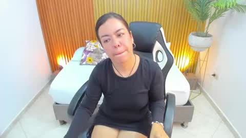 N A H I A online show from February 2025 03:08:02 PM