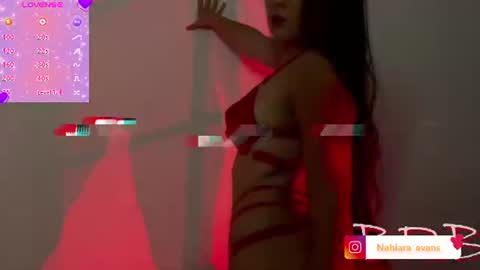 Snapshot of nahiara_evans_ chatting on June 2026 01:11:01 PM NAHIARA EVANS online show from June 2026 01:11:01 PM