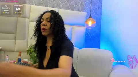 Nahomi Dominique online show from July 2026 12:33:01 PM