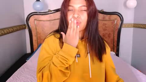 Nahomy online show from February 2025 06:40:01 AM