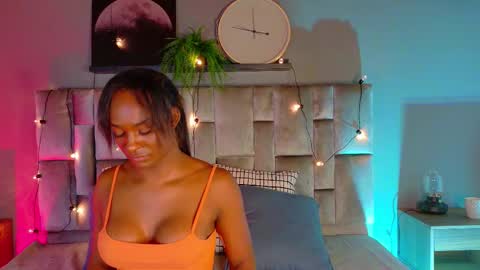  VICTORIA  online show from October 2025 07:44:01 PM