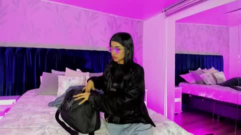 Nahomy  online show from December 2025 11:08:01 AM