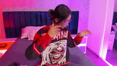 Nahomy  online show from January 2026 11:03:02 AM