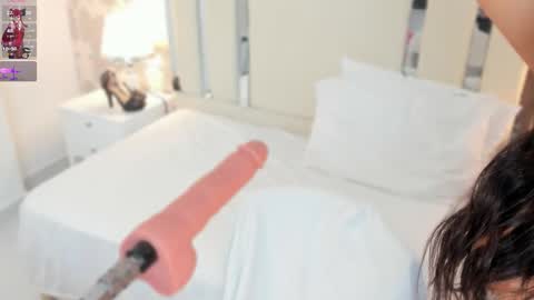 Nahomy Roberts online show from February 2026 08:30:02 AM