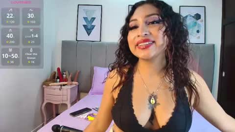 Snapshot of naia_cruz_ chatting on September 2025 07:58:02 PM Naia online show from September 2025 07:58:02 PM