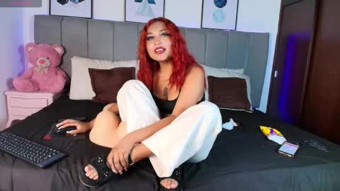 Snapshot of naia_cruz_ chatting on November 2025 07:46:02 PM Naia online show from November 2025 07:46:02 PM