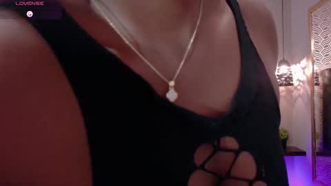 naiaramasson_ online show from February 2026 12:48:02 PM