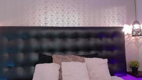 naiaramasson_ online show from April 2026 12:10:01 PM