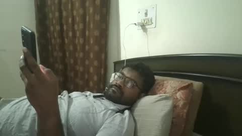 NAIRANANDU28 online show from April 2026 08:03:01 PM