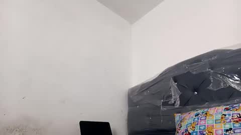 naisha and axel2 online show from February 2026 05:39:01 PM