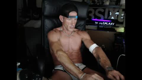 nakedoutsdeurwndw online show from July 2026 06:20:02 AM