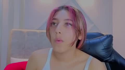 nami_sweet_ online show from October 2025 02:16:01 PM